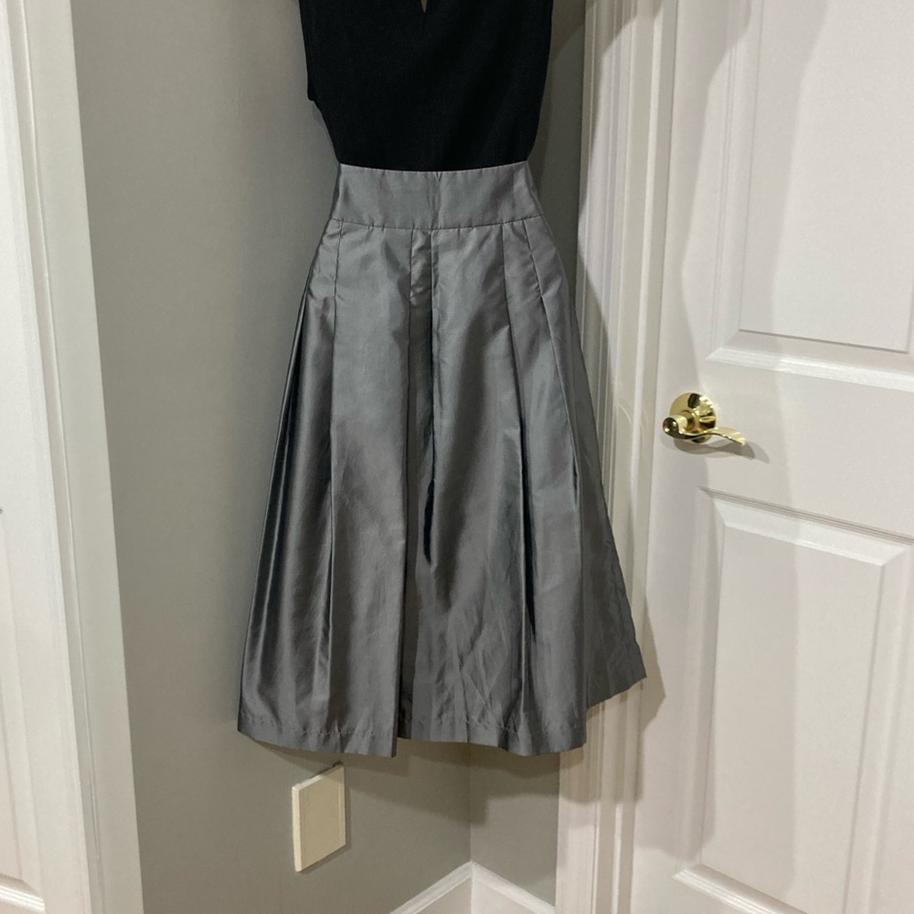 Classic High-Waist Silver Midi Skirt - Picture 7 of 8